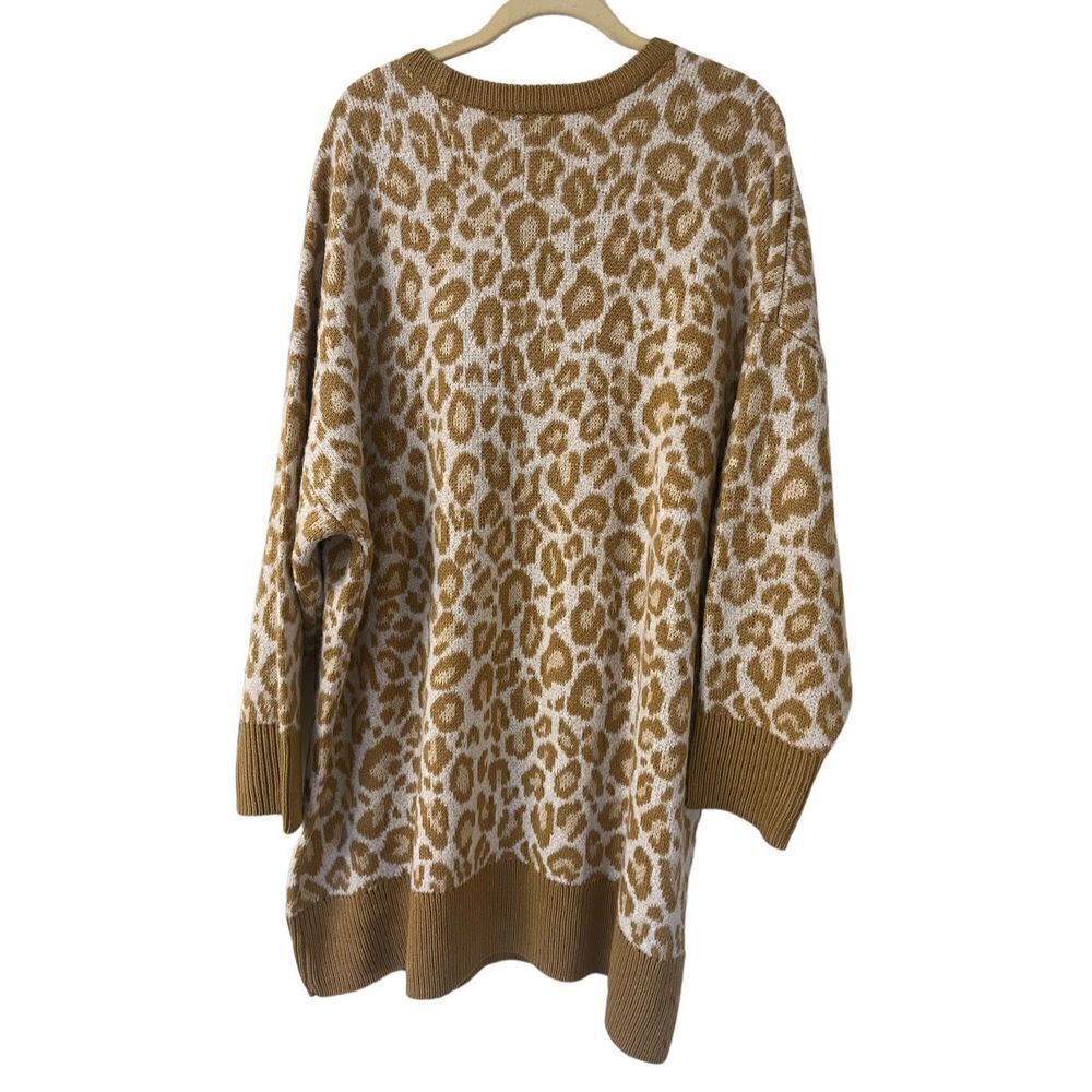 Torrid pullover sweater leopard print sz 4 NWT - Picture 2 of 3